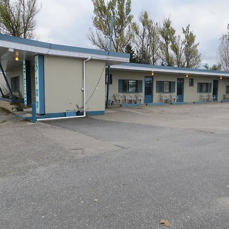 Trapper'S Choice Inn & Restaurant Parry Sound Exterior photo