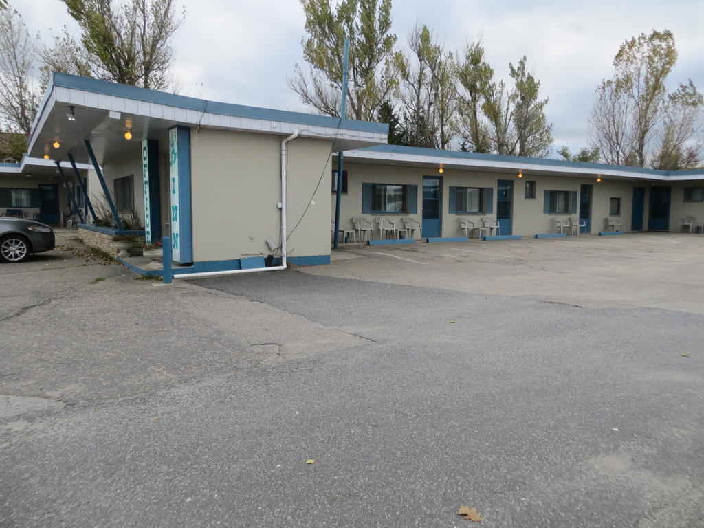 Trapper'S Choice Inn & Restaurant Parry Sound Exterior photo